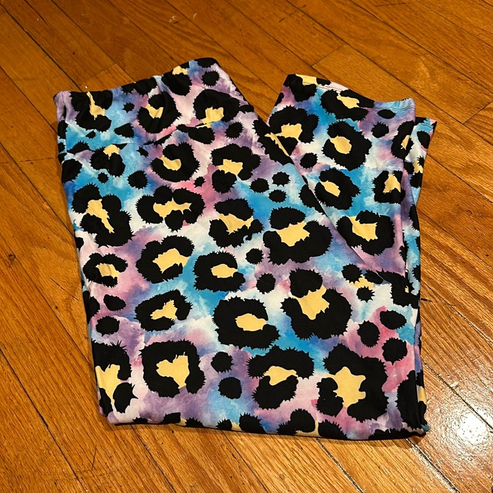 Tie Dye  cheetah print Capri Leggings TC2